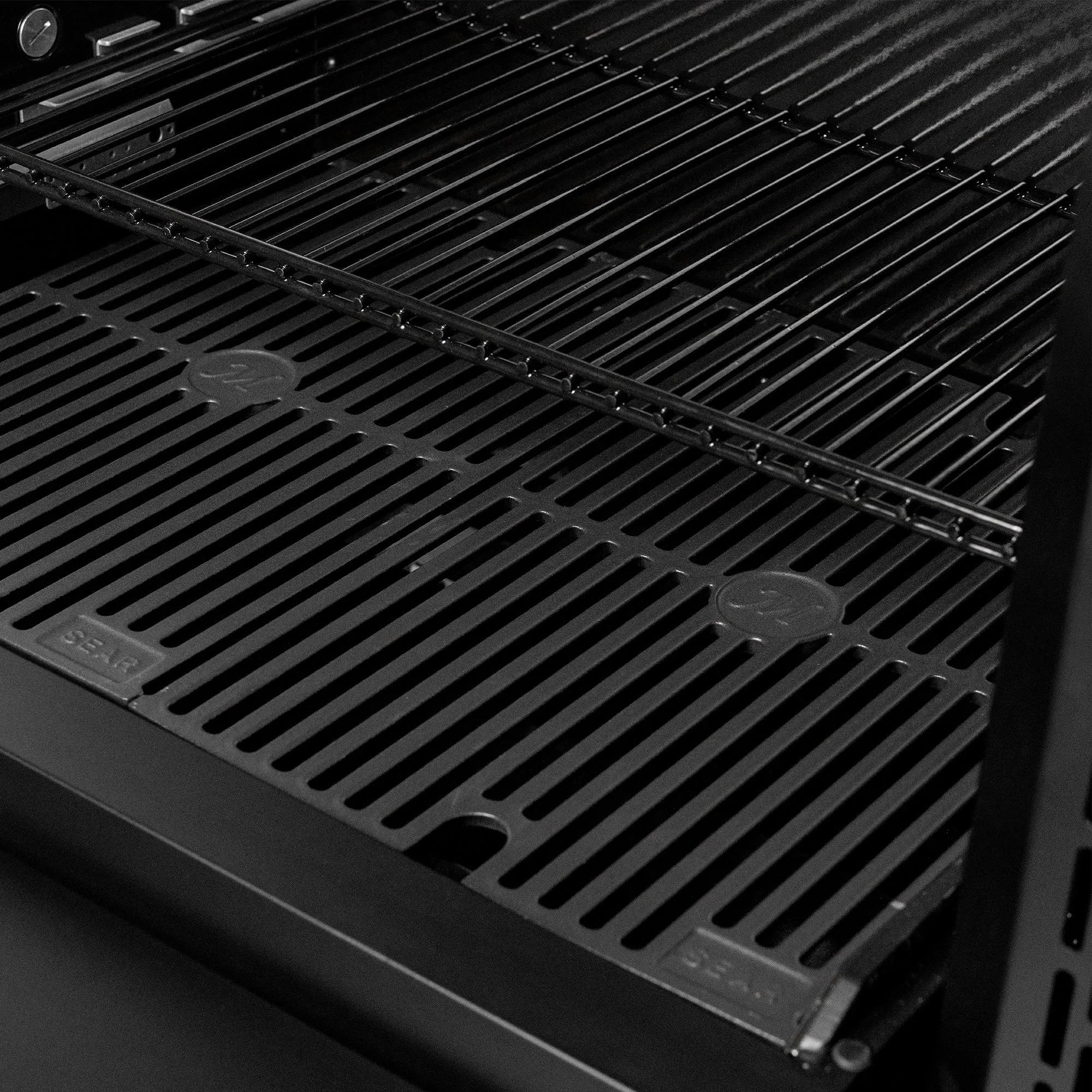 Masterbuilt Gravity Series 600 Digital Charcoal BBQ   Smoker
