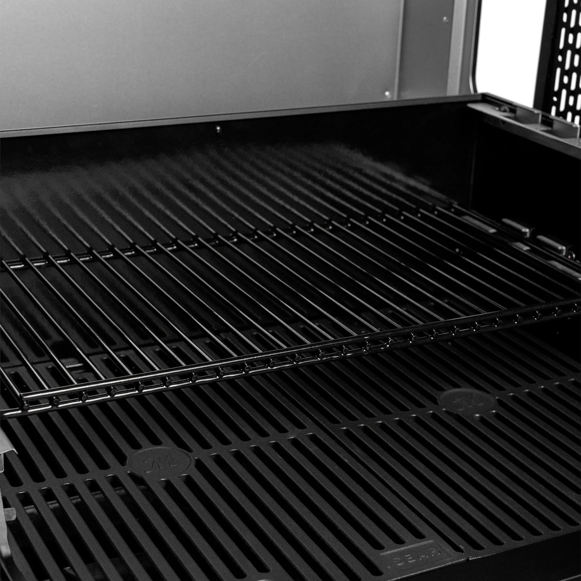 Masterbuilt Gravity Series 600 Digital Charcoal BBQ   Smoker